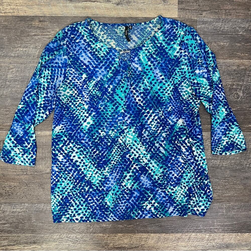 Cathy Blue and White Patterned Top shirt blouse size XL B132